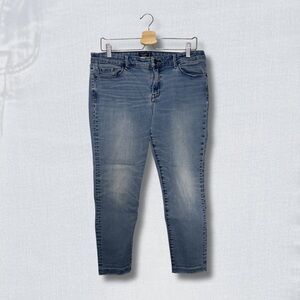 Abercrombie & Fitch Women's Harper Ankle Skinny Jeans in Blue